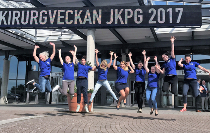 NFSK's styrelse utanför entrén till Kirurgiveckan i Jönköping 2017.